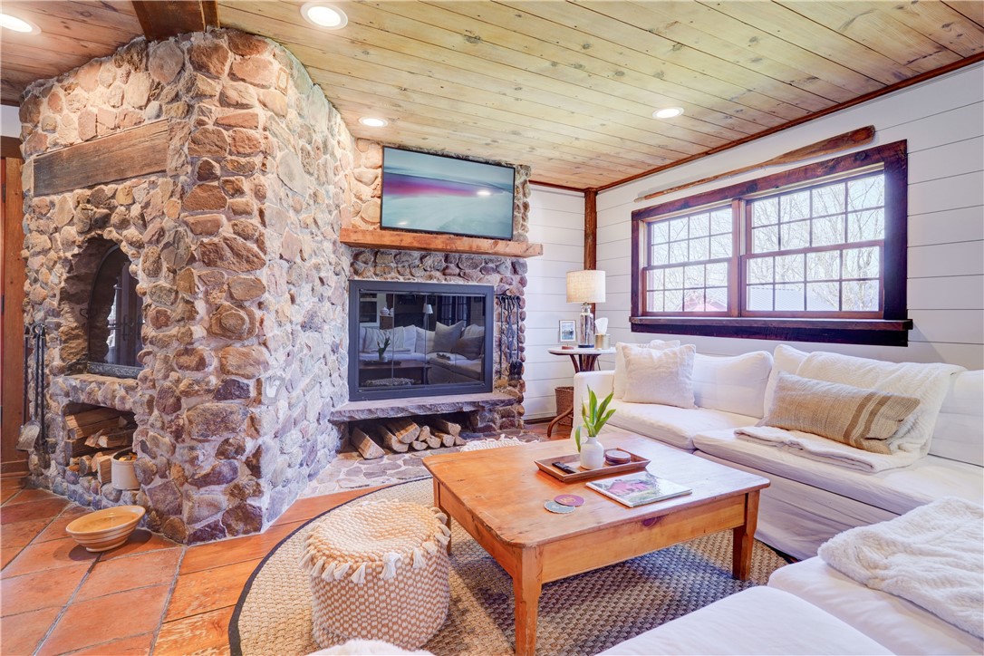 65 Mitchell Road Pittsford, NY 14534 - Photo 15 of 36