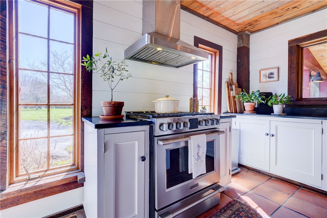 65 Mitchell Road Pittsford, NY 14534 - Photo 19 of 36