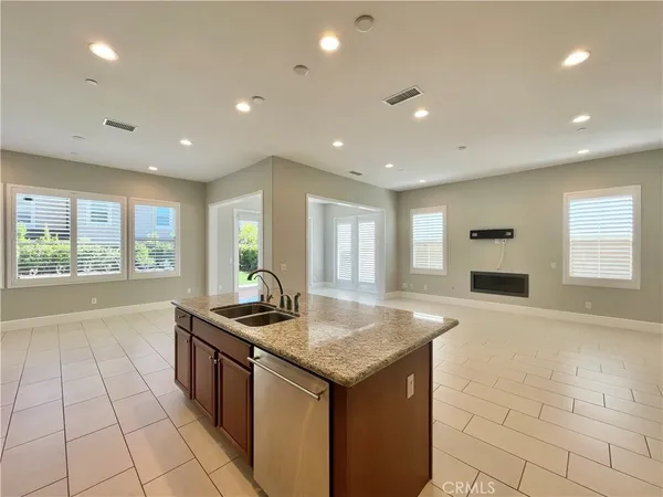 $7,300 | 71 Rexford, Irvine, CA 92620
