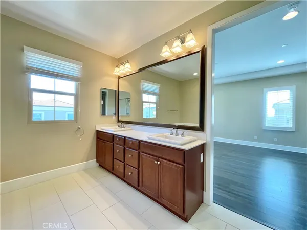 $7,300 | 71 Rexford, Irvine, CA 92620