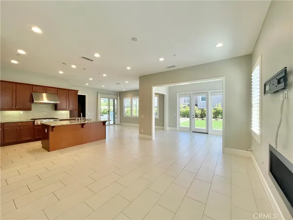 $7,300 | 71 Rexford, Irvine, CA 92620