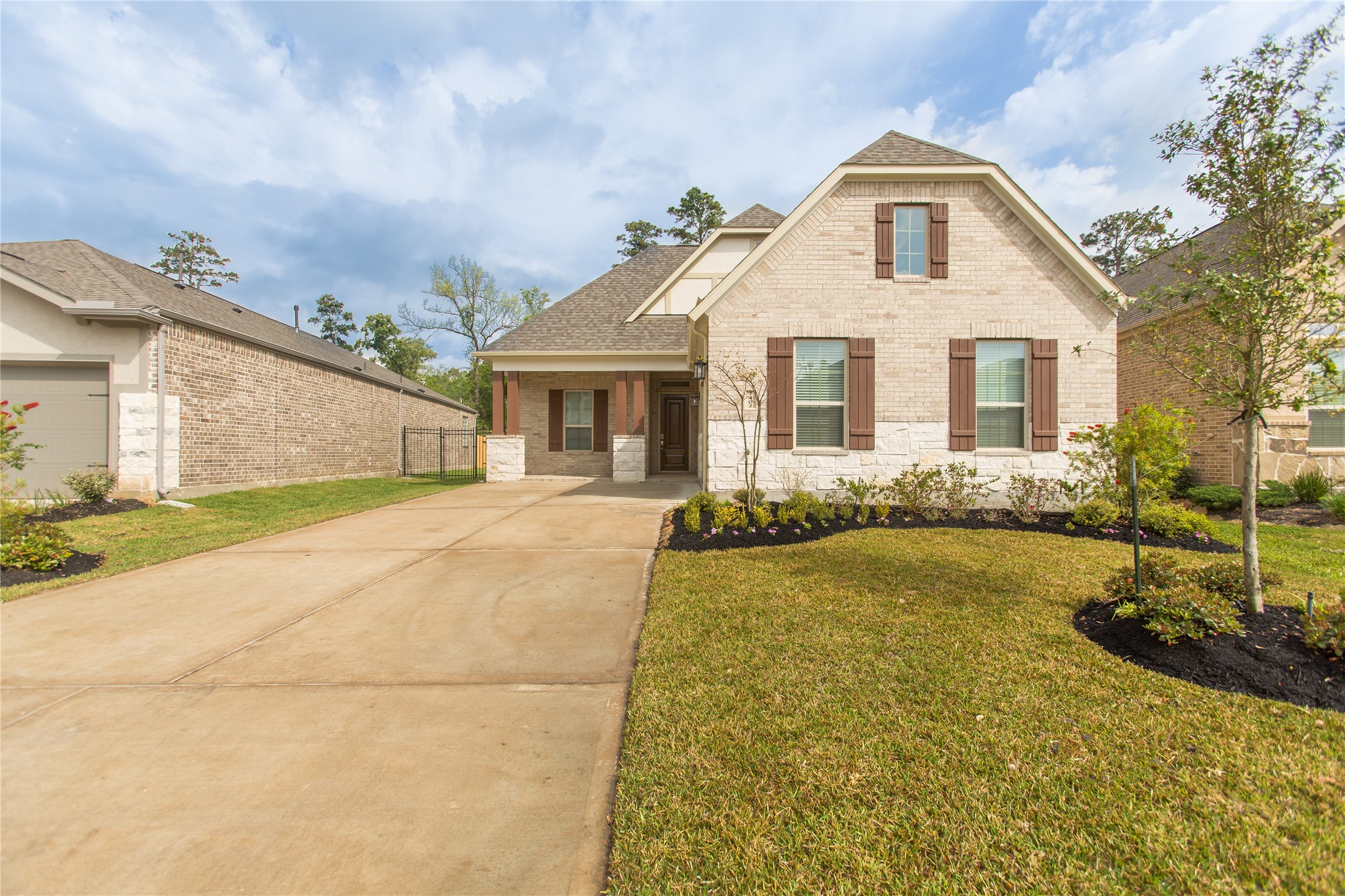 7402 Kearney Hill Lane Spring, TX 77389 - Photo 1 of 23 a front view of a house with yard