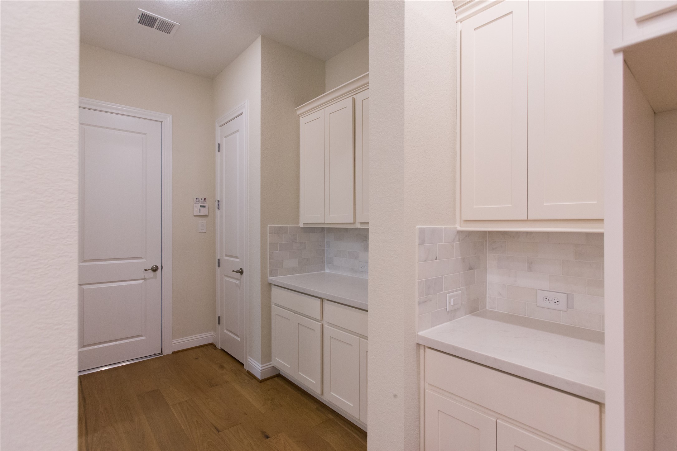 7402 Kearney Hill Lane Spring, TX 77389 - Photo 7 of 23 a bathroom with a shower