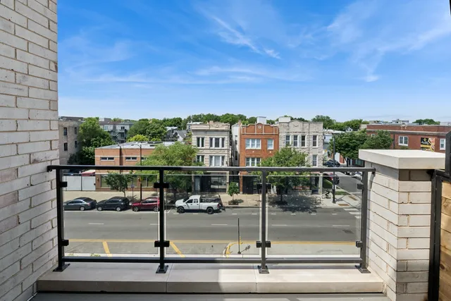$460,000 | 1355 North Western Avenue, Unit 2A, Chicago, IL 60622