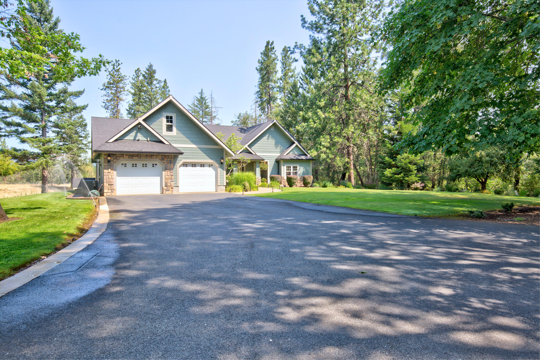 860 Flaming Road Grants Pass, OR 97526 - Photo 41 of 44 flaming032