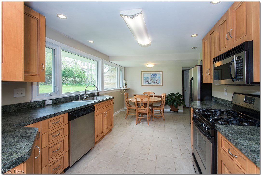 2987 Lander Road Pepper Pike, OH 44124 - Photo 5 of 33 Appls include gas range, microwave, dishwasher, fridge