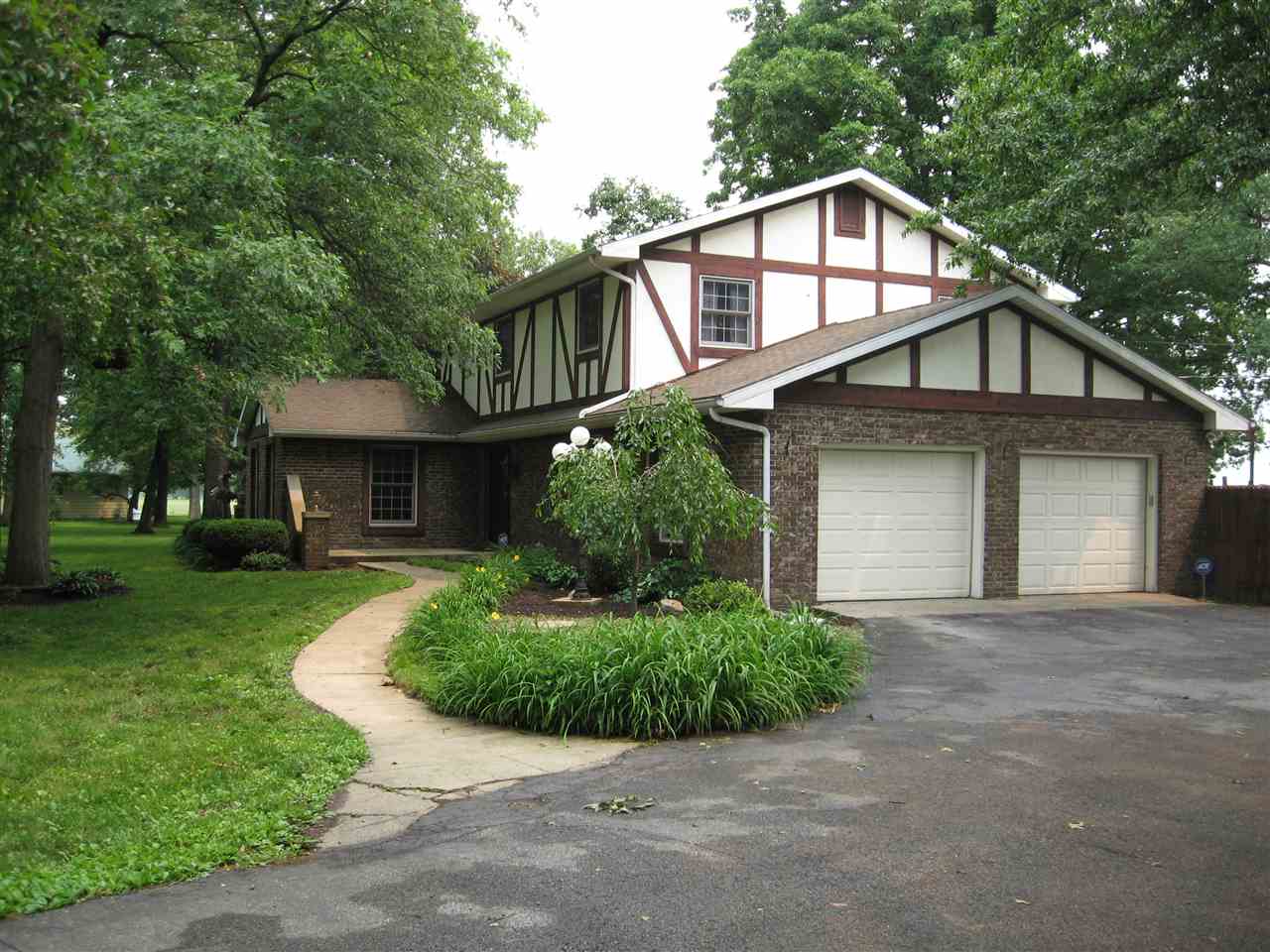 1121 North Prairiewood Drive Rochester, IN 46975 - Photo 1 of 14