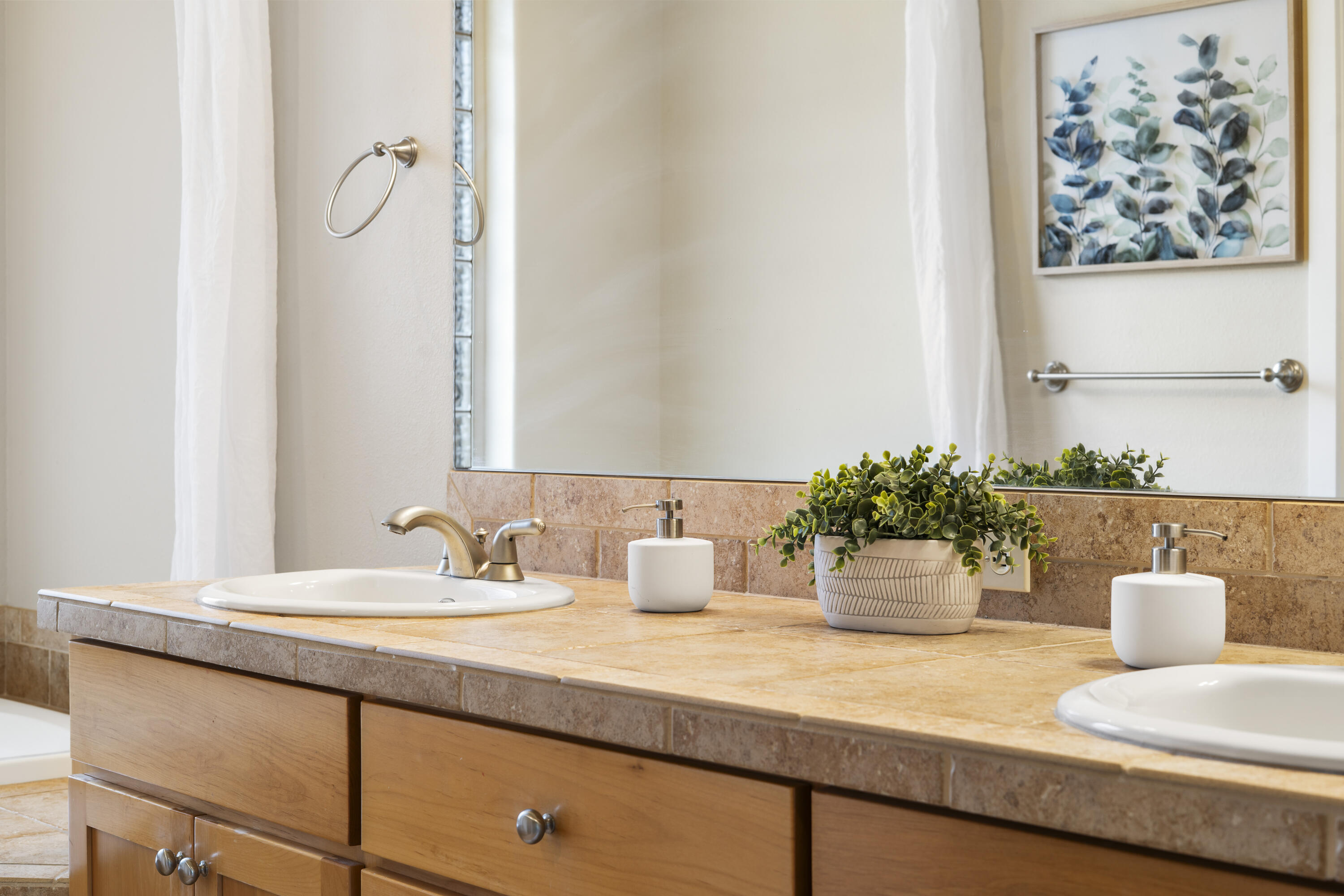 11170 Village Loop Redmond, OR 97756 - Photo 17 of 40 26-Bathroom