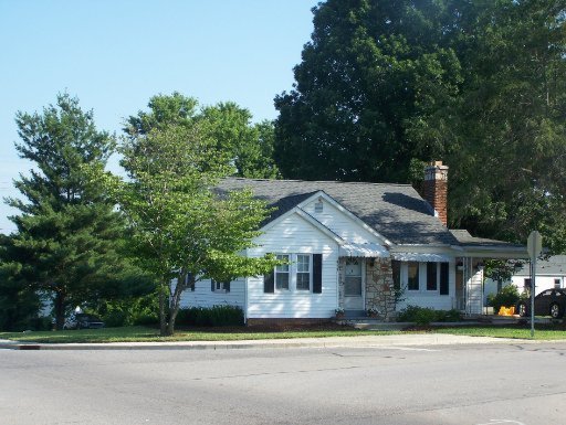 1901 Crest Road Maryville, TN 37804 - Photo 1 of 1 Primary Photo