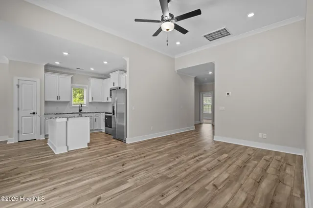 $373,900 | 103 Umbrella Palm Drive, Hampstead, NC 28443