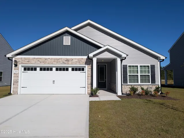 $373,900 | 103 Umbrella Palm Drive, Hampstead, NC 28443