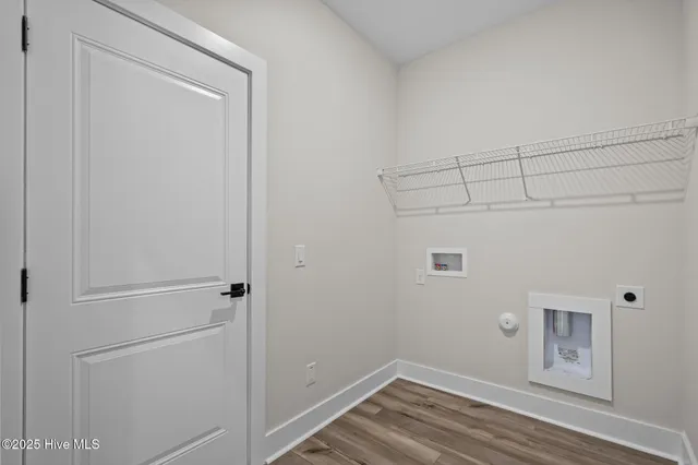 $373,900 | 103 Umbrella Palm Drive, Hampstead, NC 28443