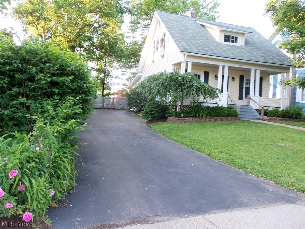 13790 Spring Street Burton, OH 44021 - Photo 2 of 27 Gallery Image 2