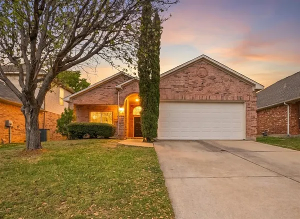$419,990 | 3023 Stallion Crossing, Irving, TX 75060