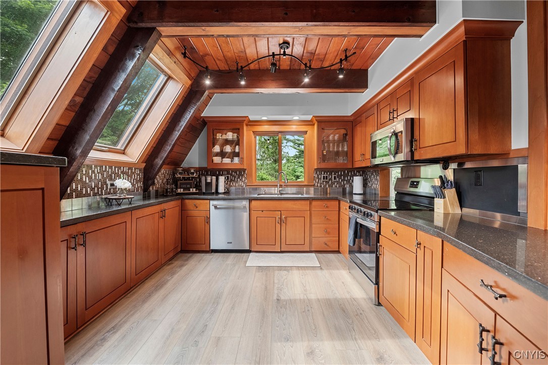 6139 Commane Road LaFayette, NY 13084 - Photo 16 of 49