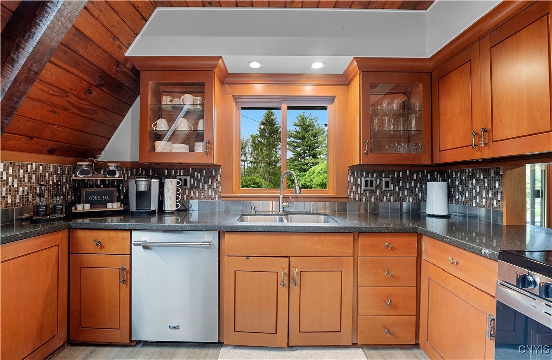 6139 Commane Road LaFayette, NY 13084 - Photo 17 of 49