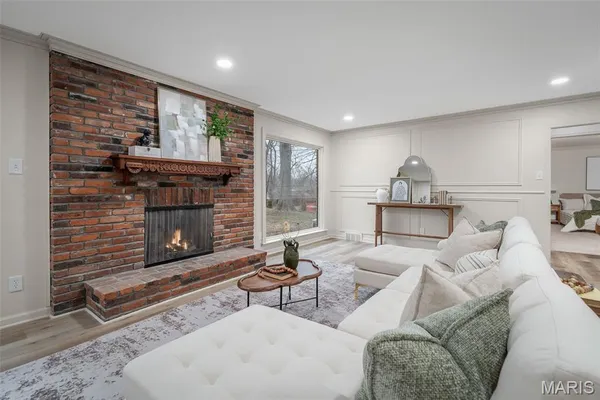 $1,150,000 | 11584 New London Drive, St. Louis, MO 63141