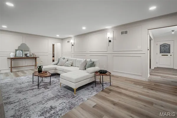 $1,150,000 | 11584 New London Drive, St. Louis, MO 63141