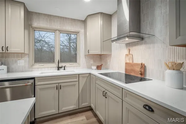$1,150,000 | 11584 New London Drive, St. Louis, MO 63141