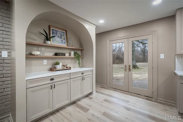 $1,150,000 | 11584 New London Drive, St. Louis, MO 63141