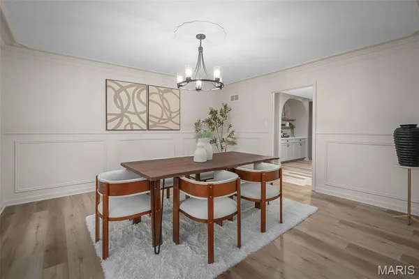$1,150,000 | 11584 New London Drive, St. Louis, MO 63141