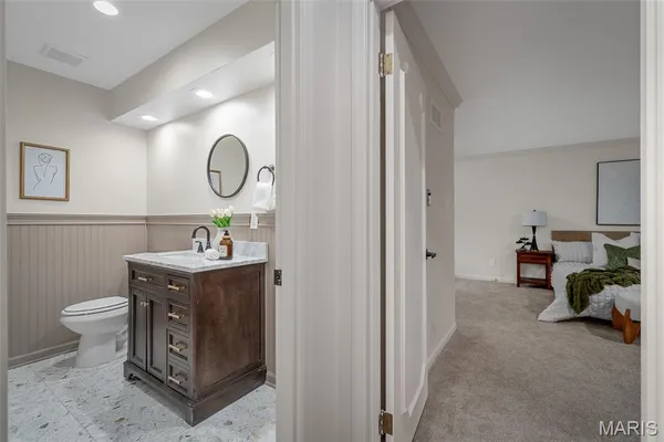 $1,150,000 | 11584 New London Drive, St. Louis, MO 63141