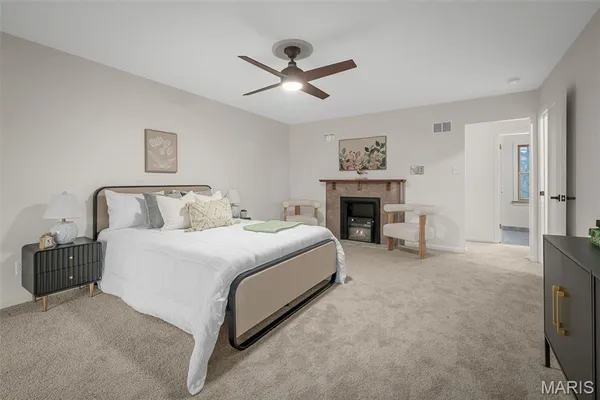 $1,150,000 | 11584 New London Drive, St. Louis, MO 63141