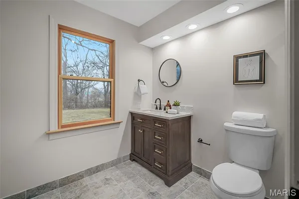 $1,150,000 | 11584 New London Drive, St. Louis, MO 63141