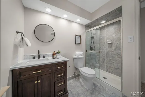 $1,150,000 | 11584 New London Drive, St. Louis, MO 63141