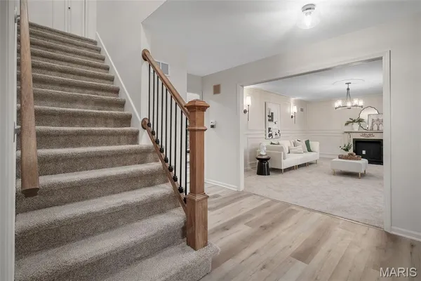 $1,150,000 | 11584 New London Drive, St. Louis, MO 63141