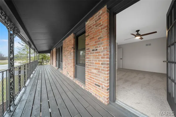 $1,150,000 | 11584 New London Drive, St. Louis, MO 63141