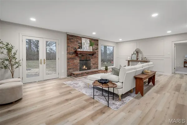 $1,150,000 | 11584 New London Drive, St. Louis, MO 63141