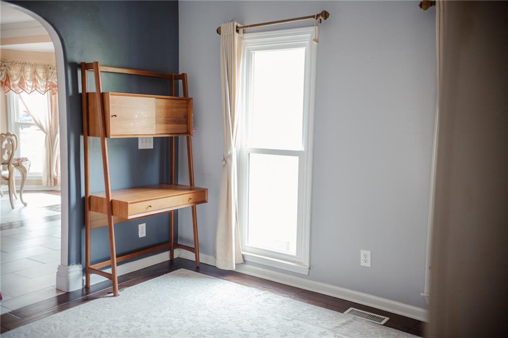 2932 Sunset View Circle Suwanee, GA 30024 - Photo 8 of 44 an empty room with window