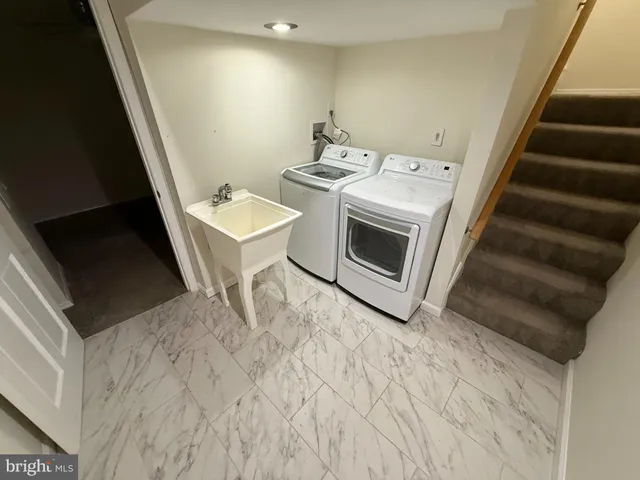 $2,900 | 19605 Kilcreggan Way, Gaithersburg, MD 20879