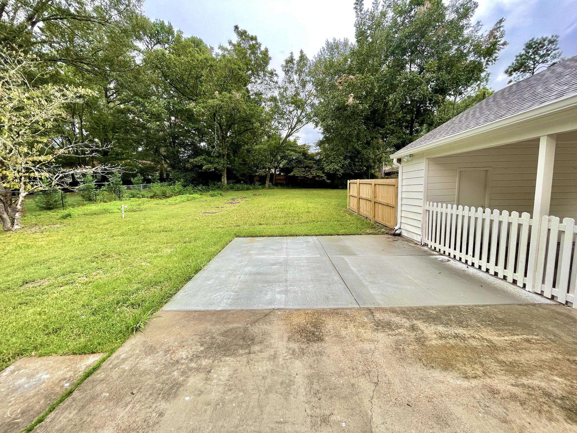 5523 Walnut Grove Road Memphis, TN 38120 - Photo 2 of 21 a view of swimming pool with backyard