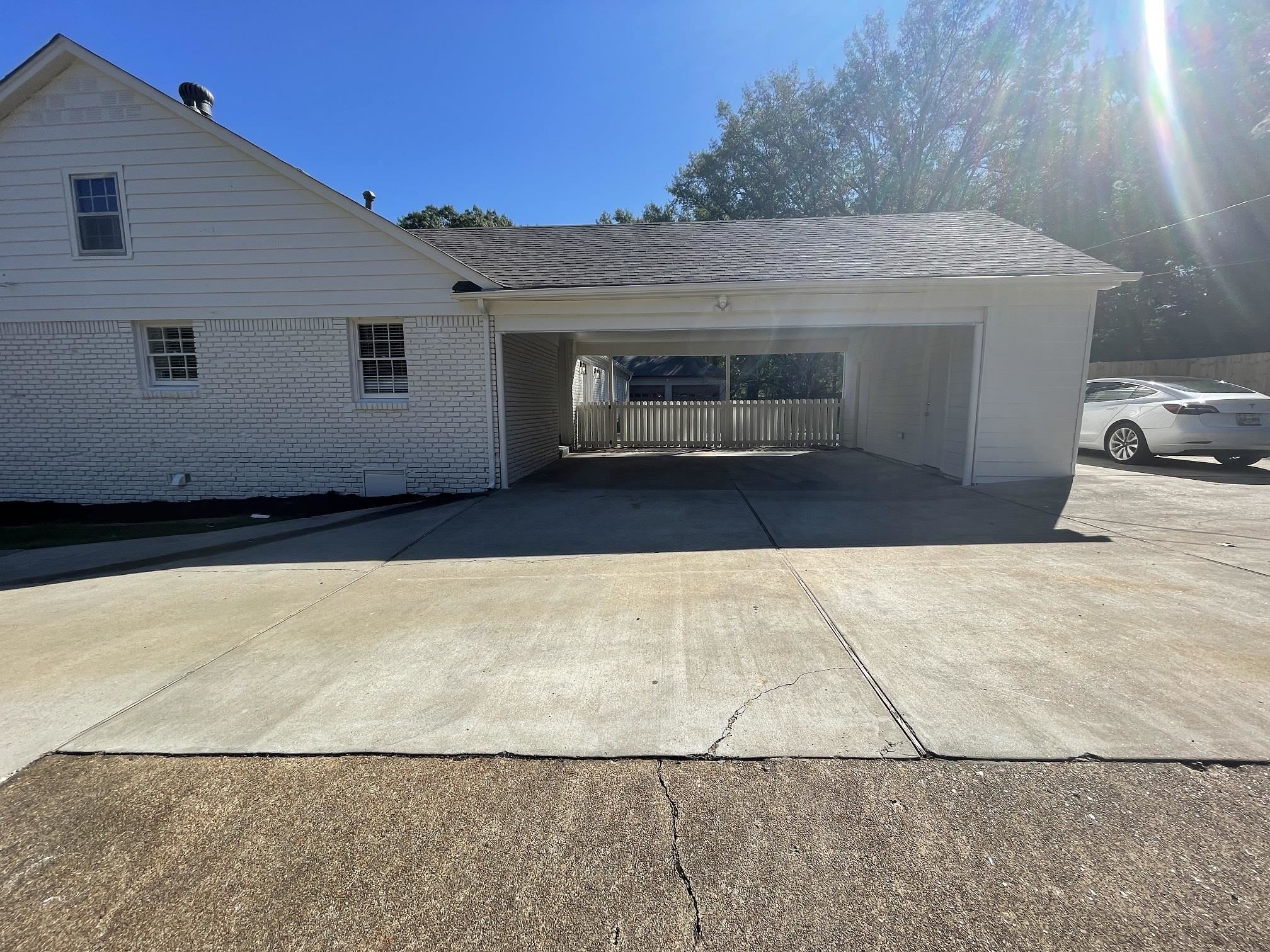5523 Walnut Grove Road Memphis, TN 38120 - Photo 4 of 21 a view of outdoor space and yard