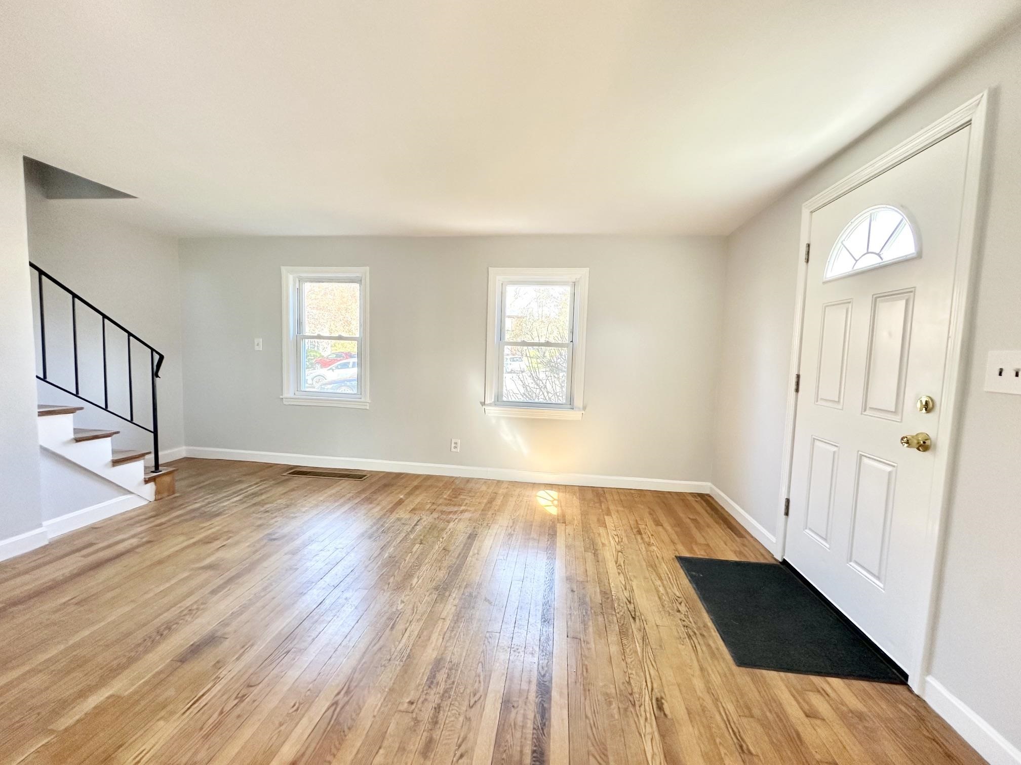 84 Mary Ann Road Manchester, NH 03104 - Photo 4 of 12