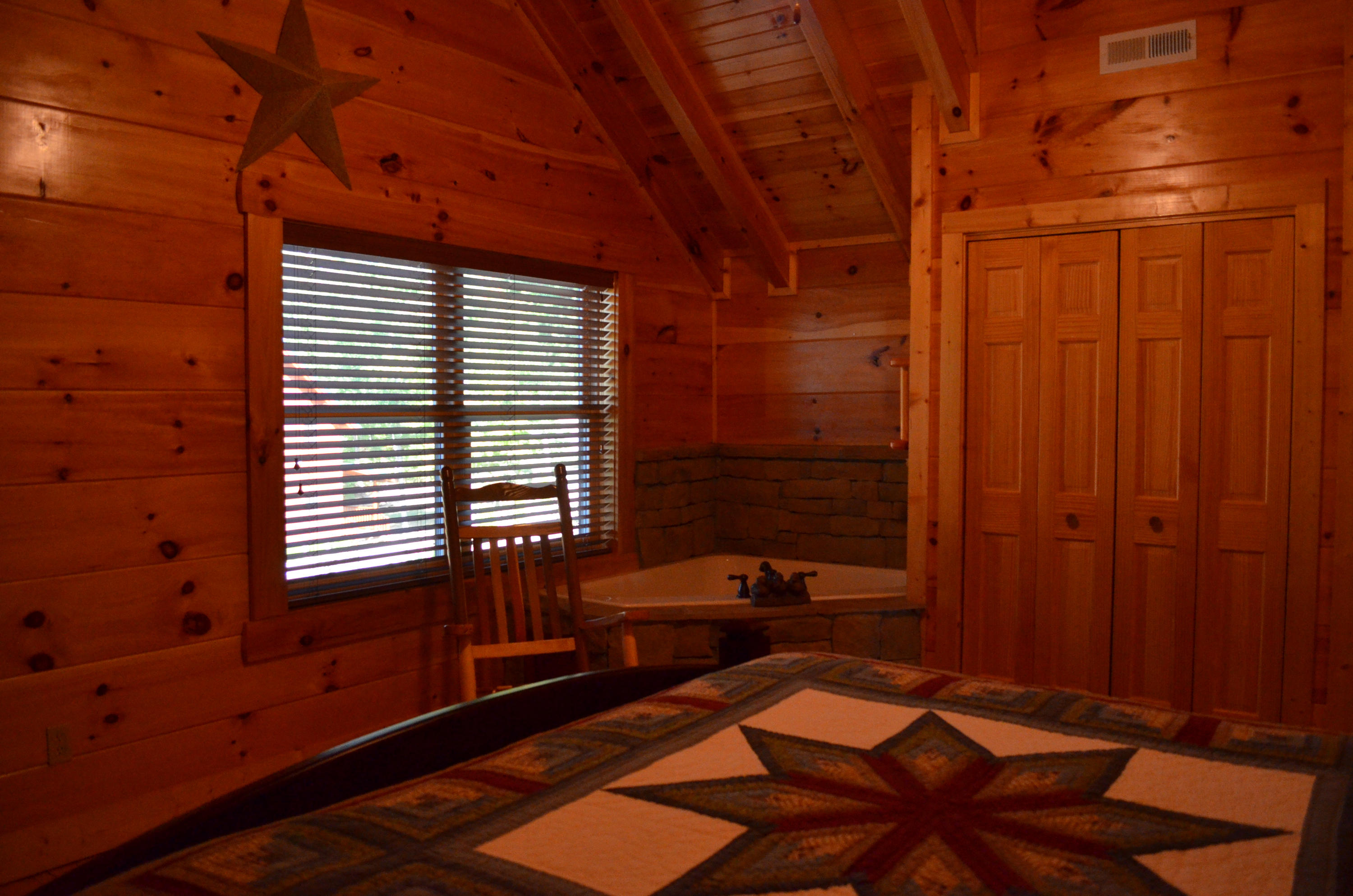 2022 Smoky Cove Road Sevierville, TN 37876 - Photo 14 of 39 2nd Level suite
