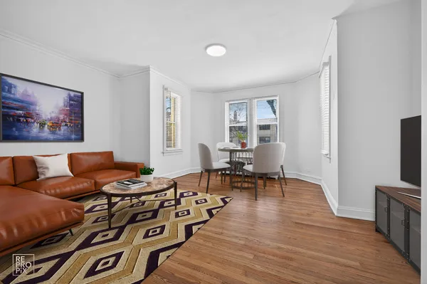 $1,995 | 2154 West Arthur Avenue, Unit 1, Chicago, IL 60645