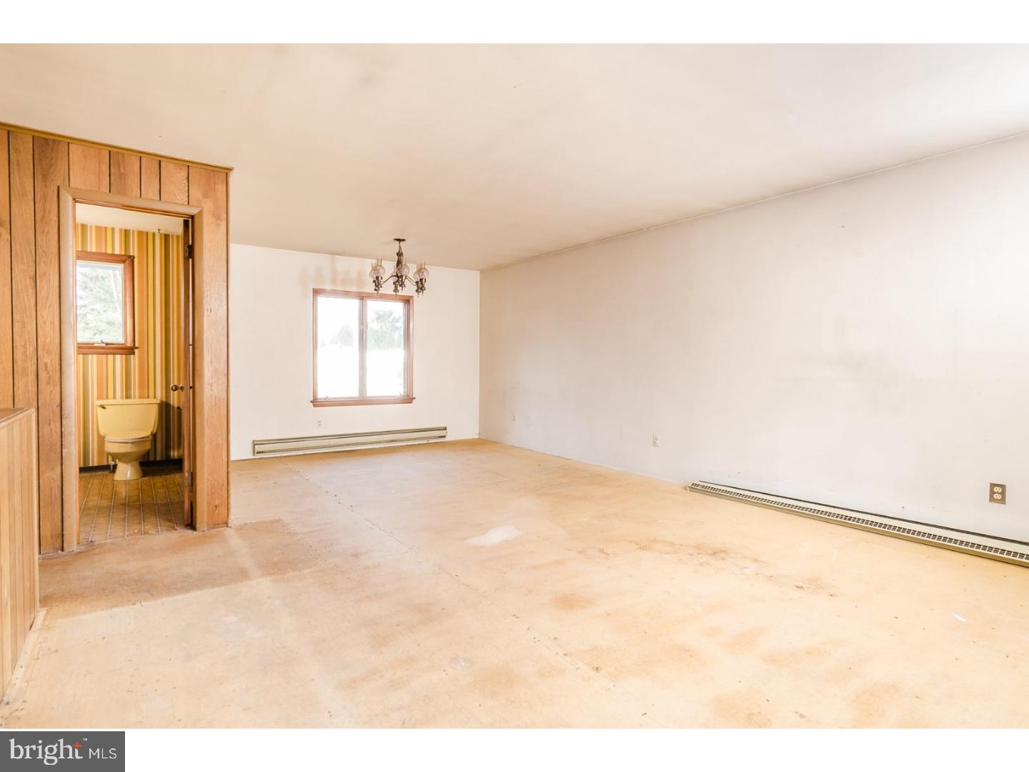 153 Hickory Corner Road Hightstown, NJ 08520 - Photo 4 of 25 Living Room