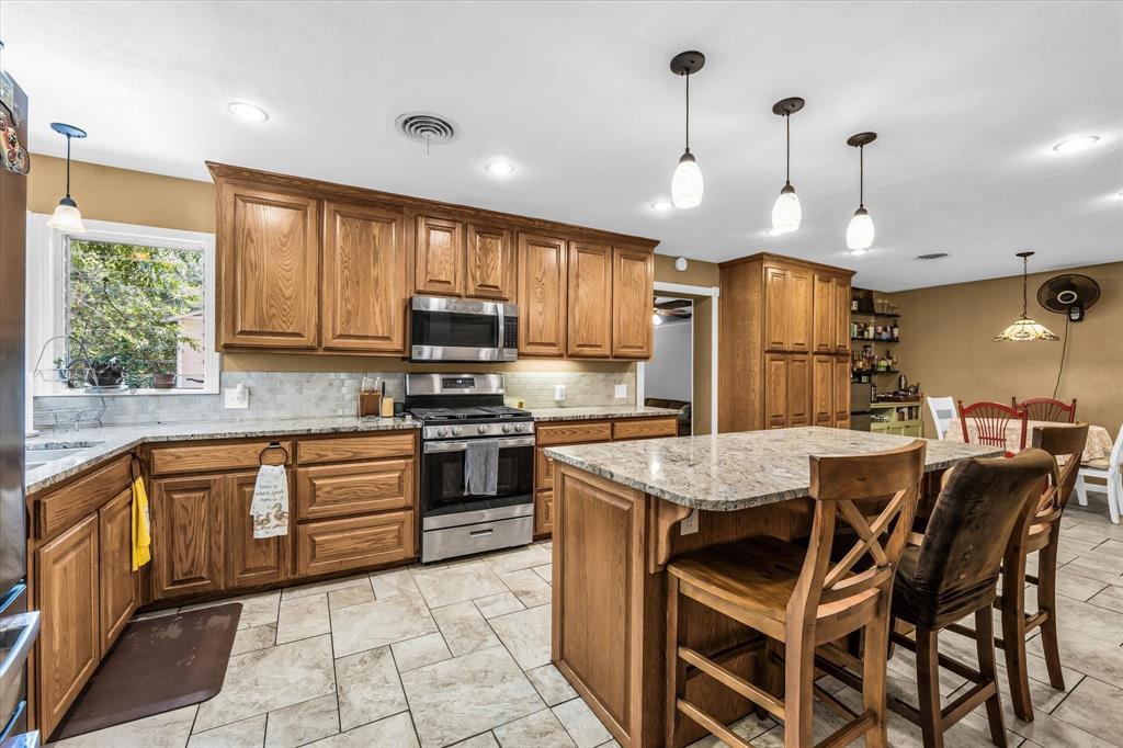 2340 Lake Ridge Circle Waco, TX 76710 - Photo 11 of 32
