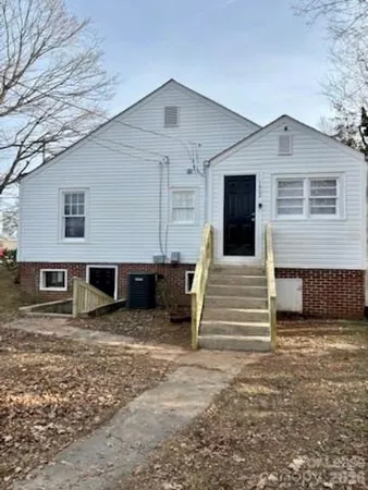 $1,595 | 1402 South Main Street, Lexington, NC 27292