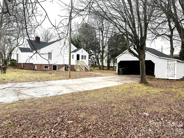 $1,595 | 1402 South Main Street, Lexington, NC 27292