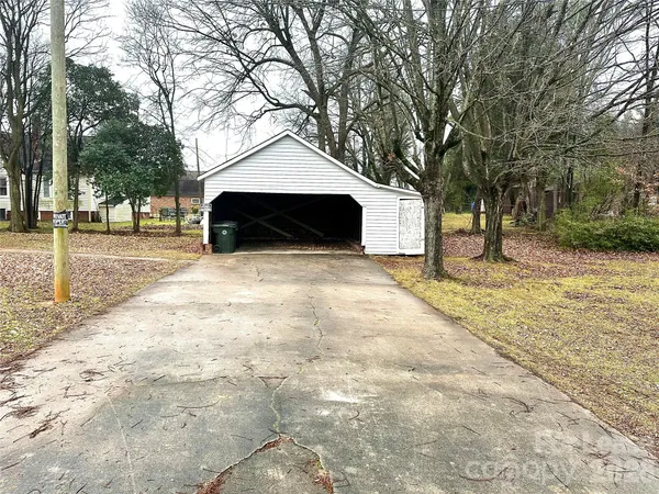 $1,595 | 1402 South Main Street, Lexington, NC 27292