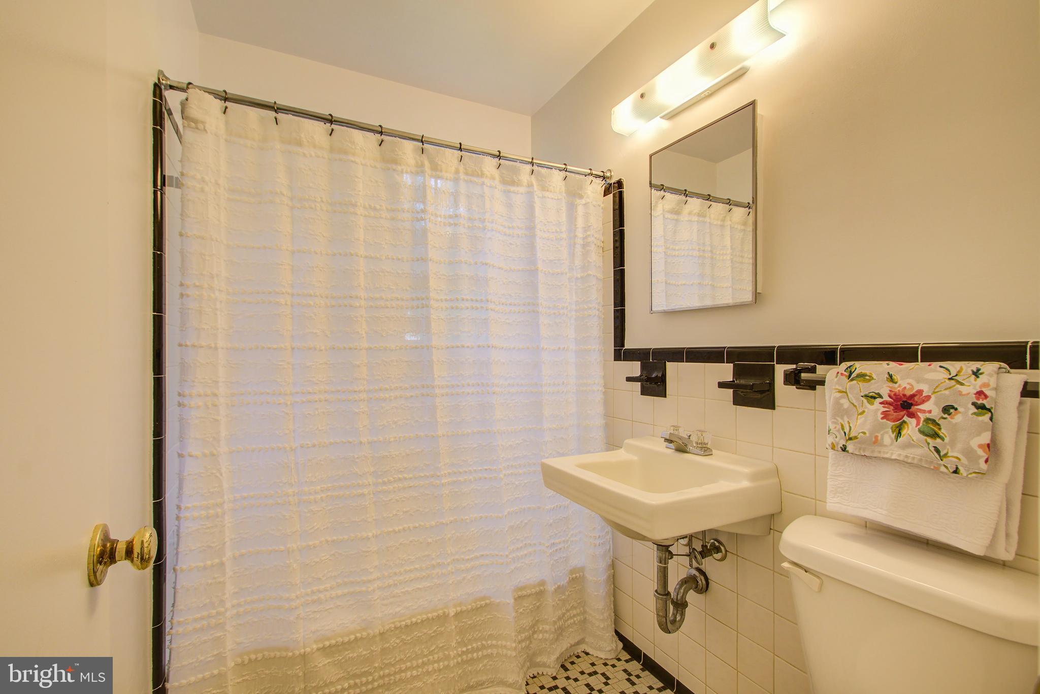 13746 Notley Road Silver Spring, MD 20904 - Photo 21 of 37 Full Hall Bath