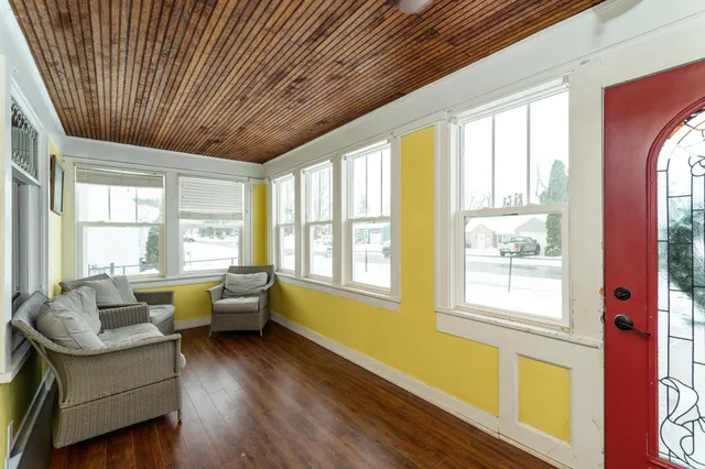 $275,000 | 40 2nd Avenue Northwest, Plainview, MN 55964