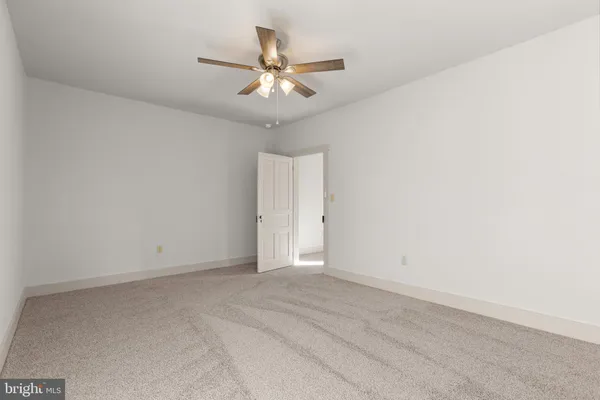 en view of an empty room