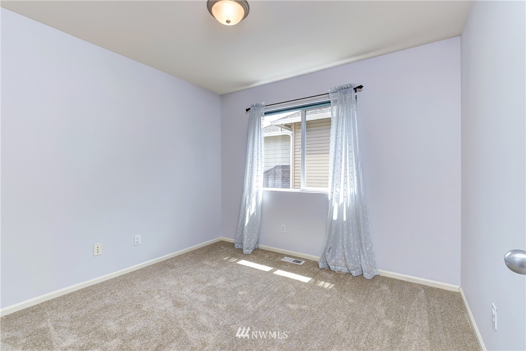 27507 Maple Ridge Way Southeast Maple Valley, WA 98038 - Photo 18 of 25