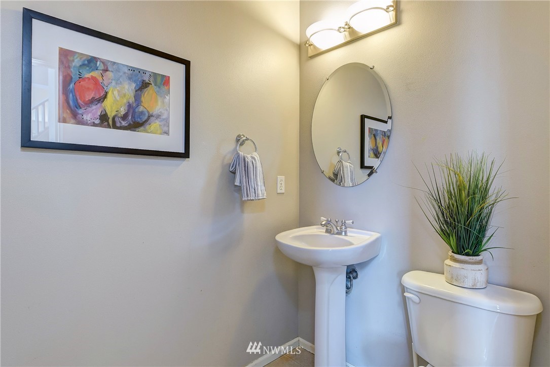 27507 Maple Ridge Way Southeast Maple Valley, WA 98038 - Photo 6 of 25