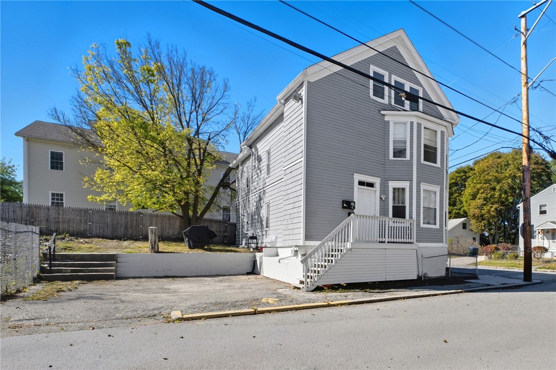 62 Heath Street Providence, RI 02909 - Photo 2 of 38